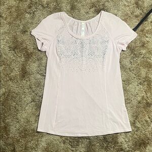Lululemon Athletica Women’s Pastel with Silver Detail Workout Top Size 6‎